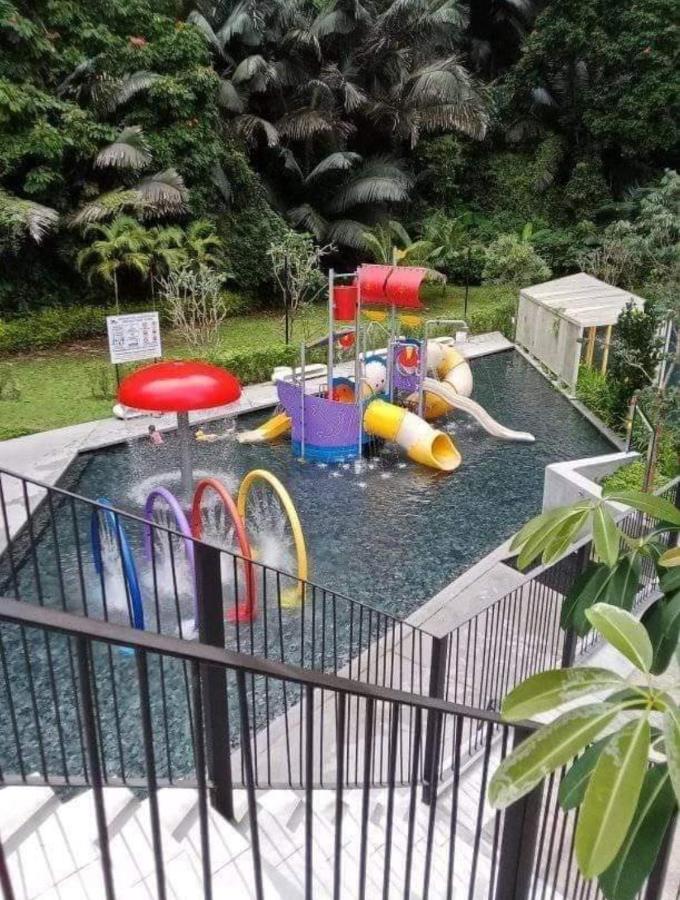 Decentstay2 @ The Cove Hillside Residential