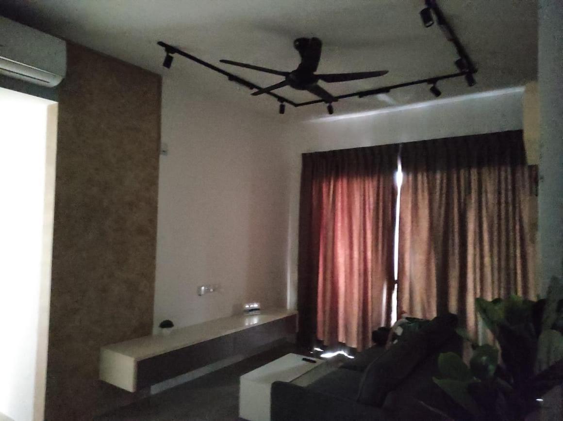 Decentstay2 @ The Cove Hillside Residential Pangsapuri